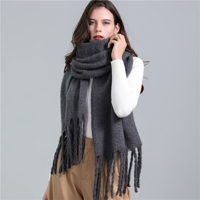 Soft Plaid Scarf – Warm Winter Fashion Accessory