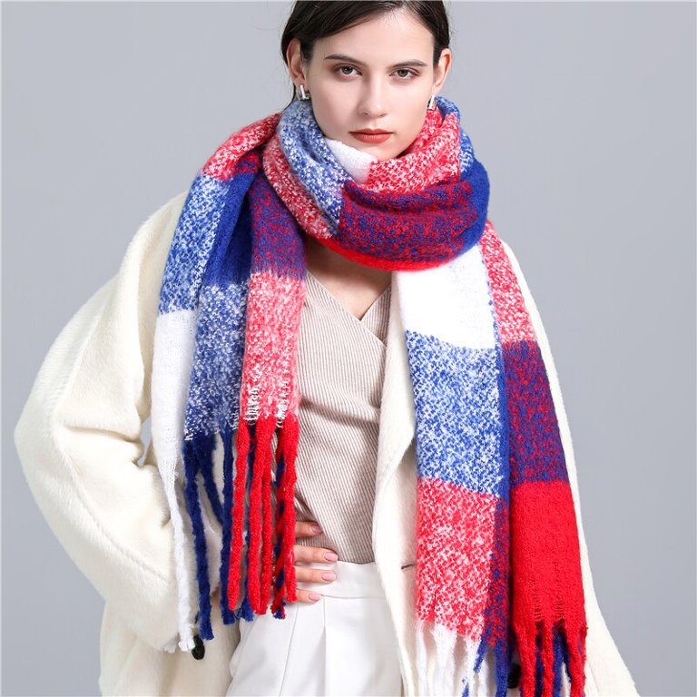 Soft Plaid Scarf – Warm Winter Fashion Accessory