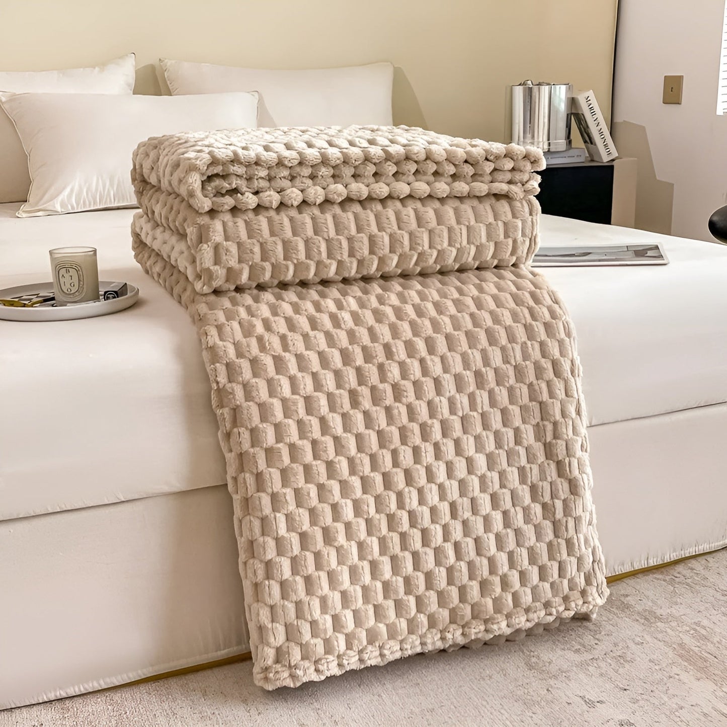 Soft Plush Microfleece Blanket for Cozy Warmth