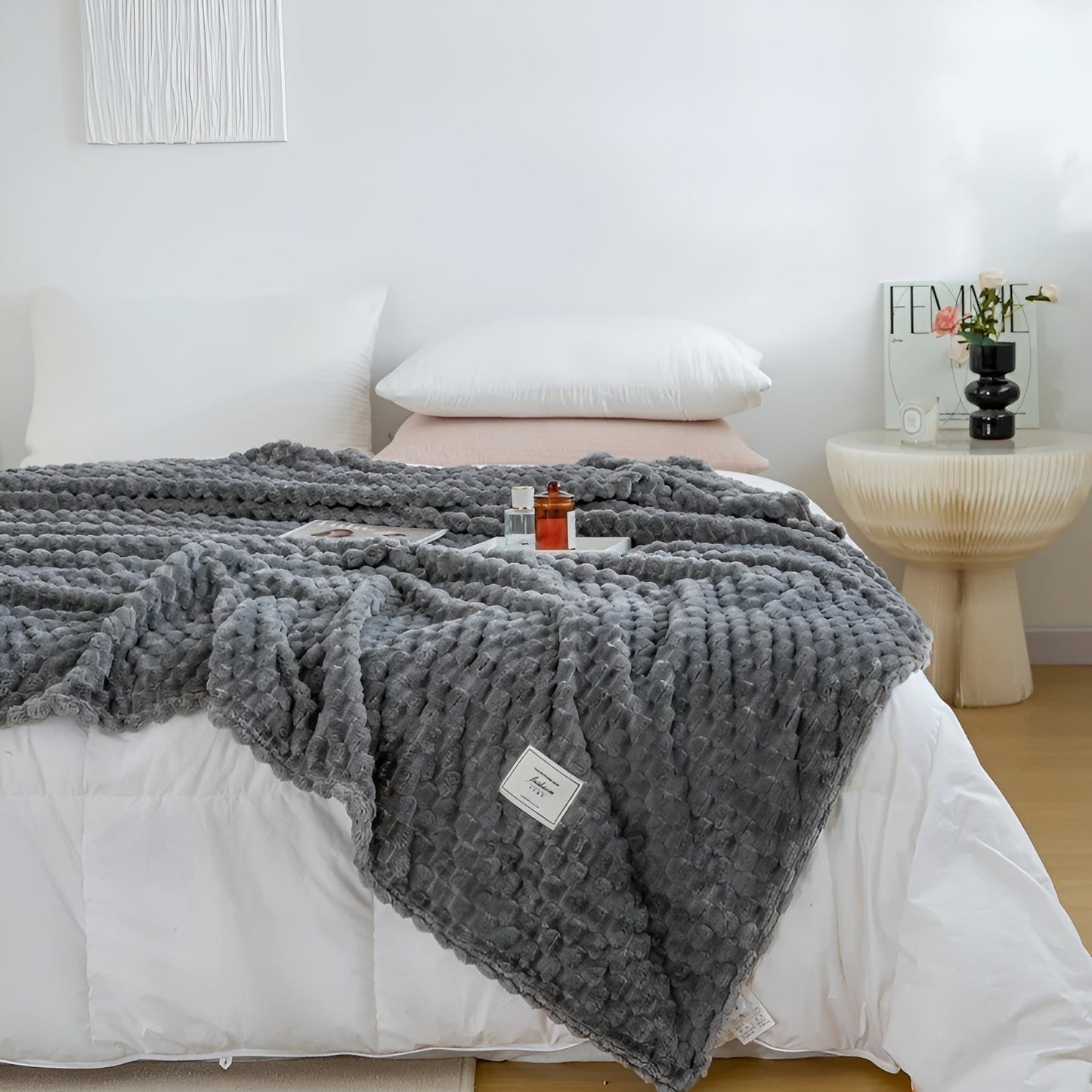 Soft Plush Microfleece Blanket for Cozy Warmth
