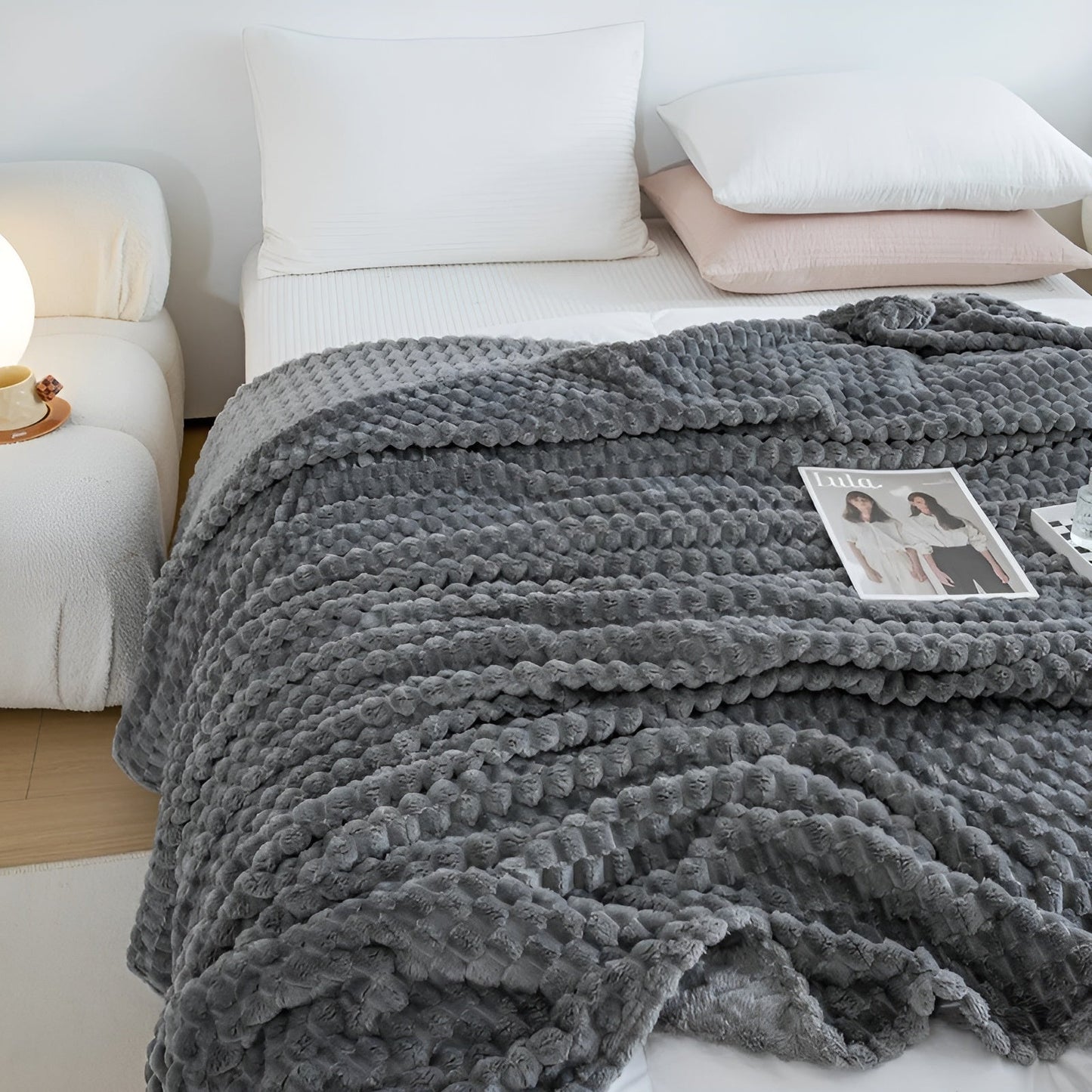Soft Plush Microfleece Blanket for Cozy Warmth