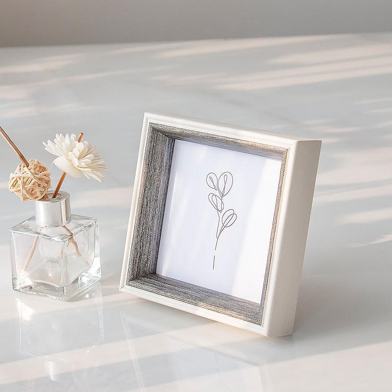 Stylish Gold Border Picture Frame