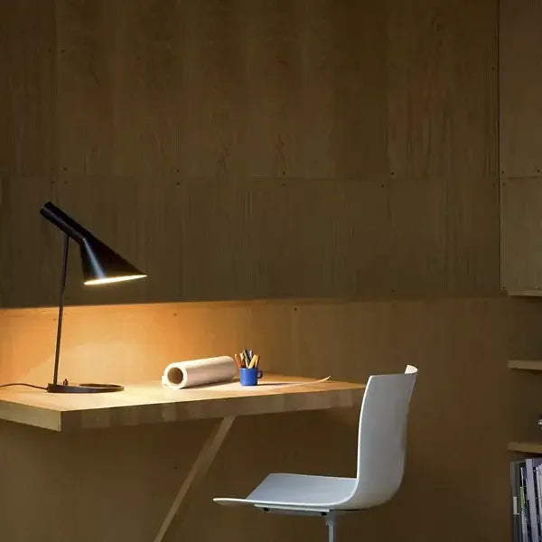 Simple Modern LED Desk Lamp