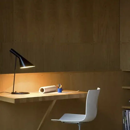 Simple Modern LED Desk Lamp