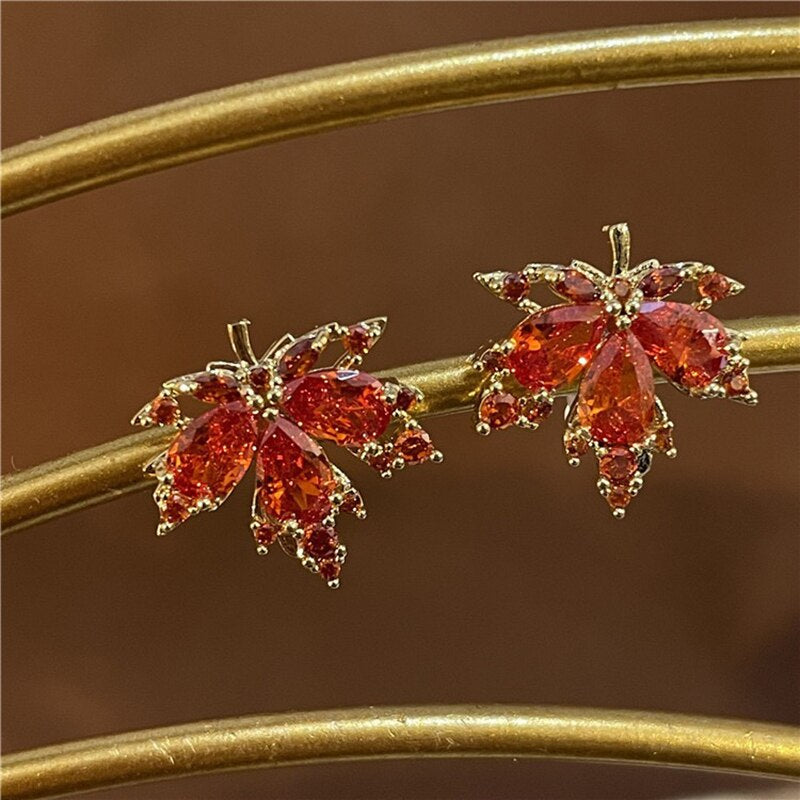 Delicate Leaf Pendant Pretty Necklace