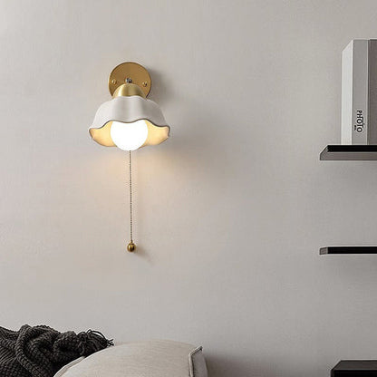 Versatile Adjustable Wall Light Fixture