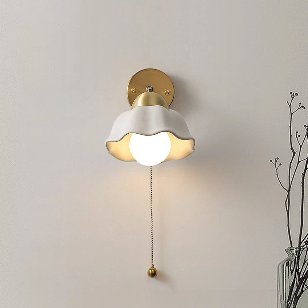 Versatile Adjustable Wall Light Fixture