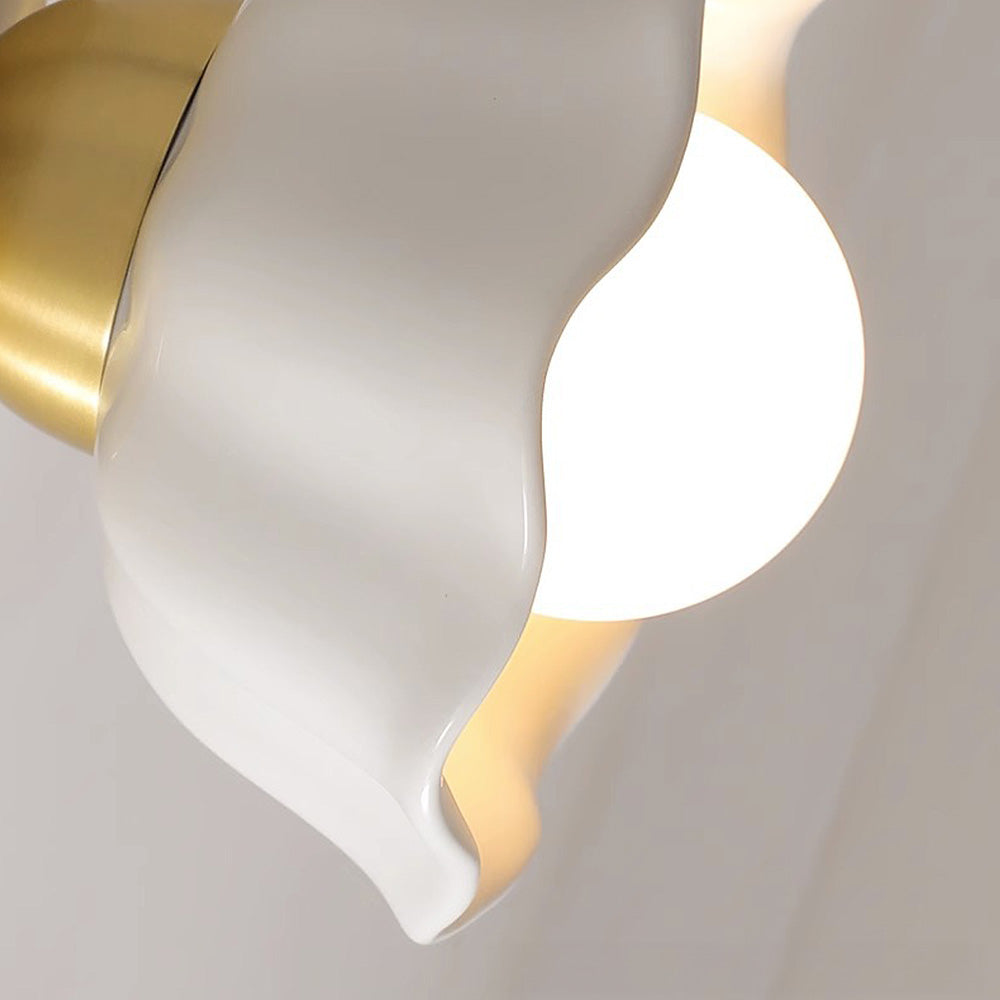 Versatile Adjustable Wall Light Fixture