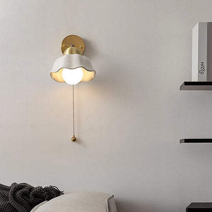 Versatile Adjustable Wall Light Fixture