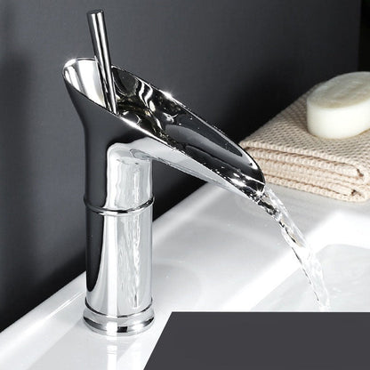 Stylish Single Handle Faucet for Contemporary Kitchen Sink
