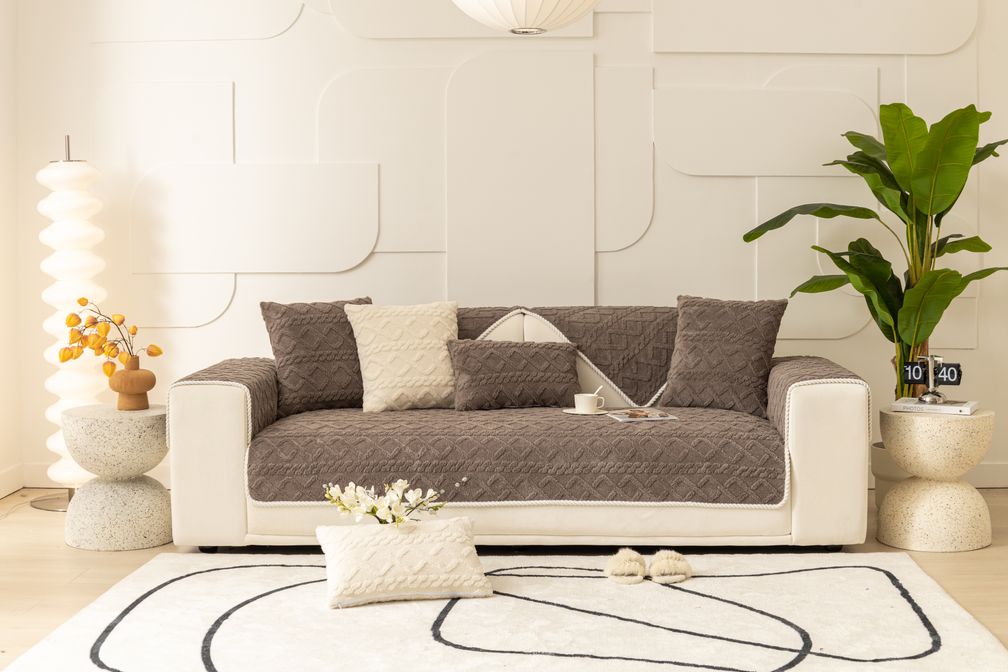 Fitted One-Piece Couch Cover