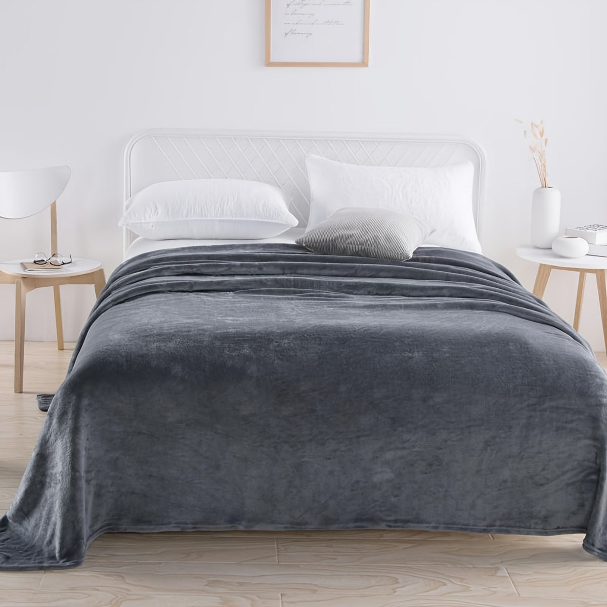 Ultra Soft Plush Fleece Blanket for Cozy Warmth