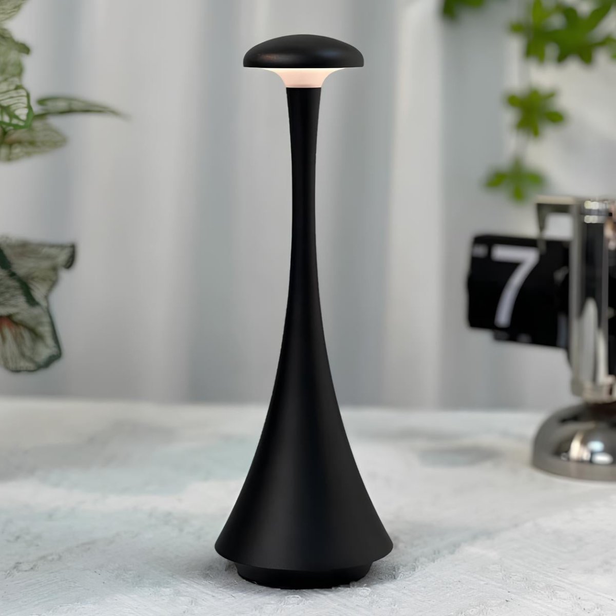 Slim Modern Table Lamp - Befez