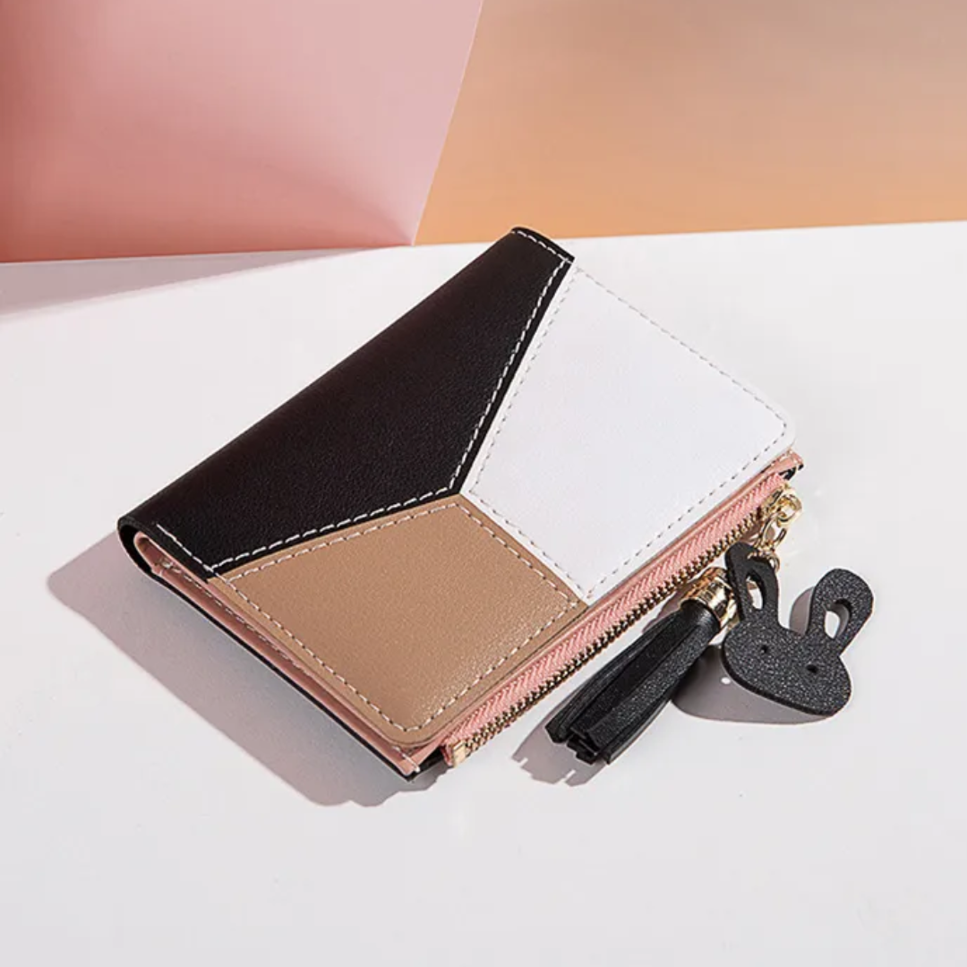 Small Purse with Fashionable Fringe Detail