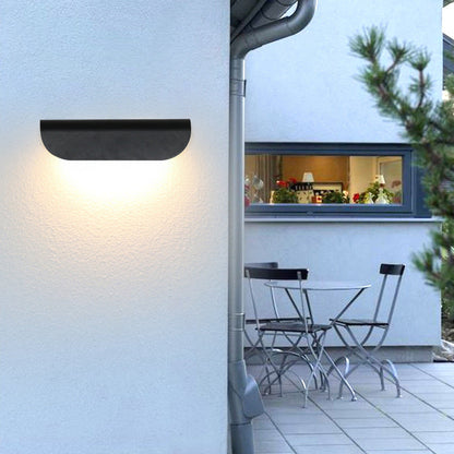Befez | Sleek Weatherproof Arc Outdoor Wall Light