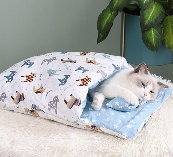 Cozy Kitty Bedding Bag