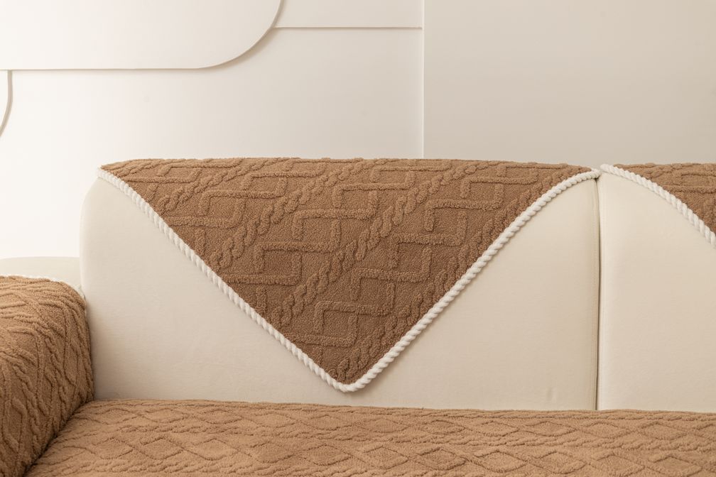 Fitted One-Piece Couch Cover