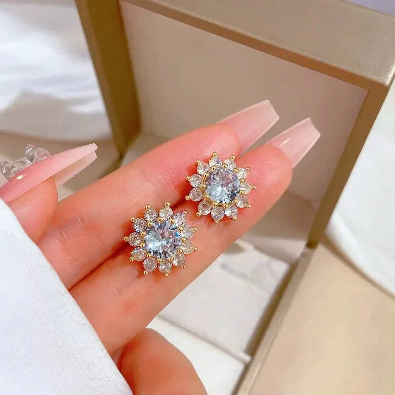 Beautiful Flower Pendant Necklace Set
