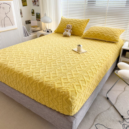 Luxurious Fitted Mattress Protector Sheet - Breathable & Easy Fit