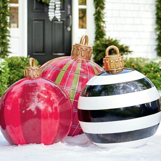 Befez | Festive Outdoor Blow Up Christmas Ball Decoration
