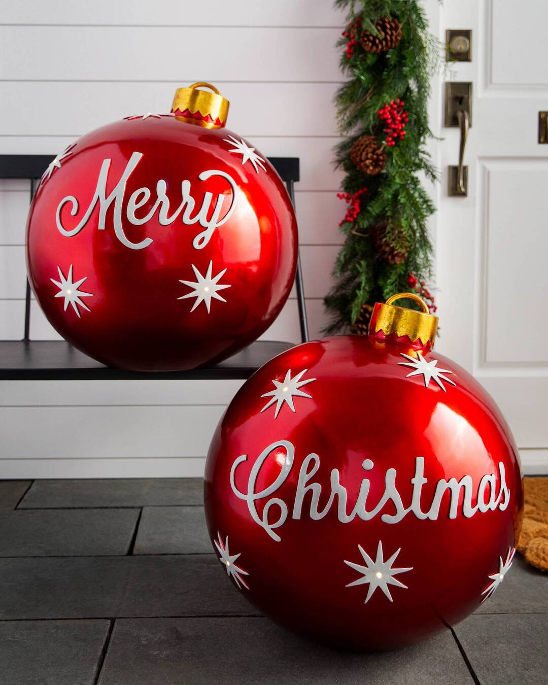 Befez | Festive Outdoor Blow Up Christmas Ball Decoration