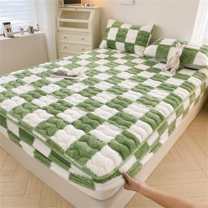 Cozy Plush Blanket for All Seasons Sleep