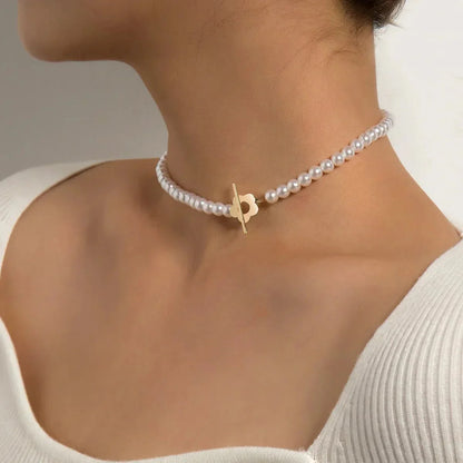 Delicate Floral Pendant Choker Necklace