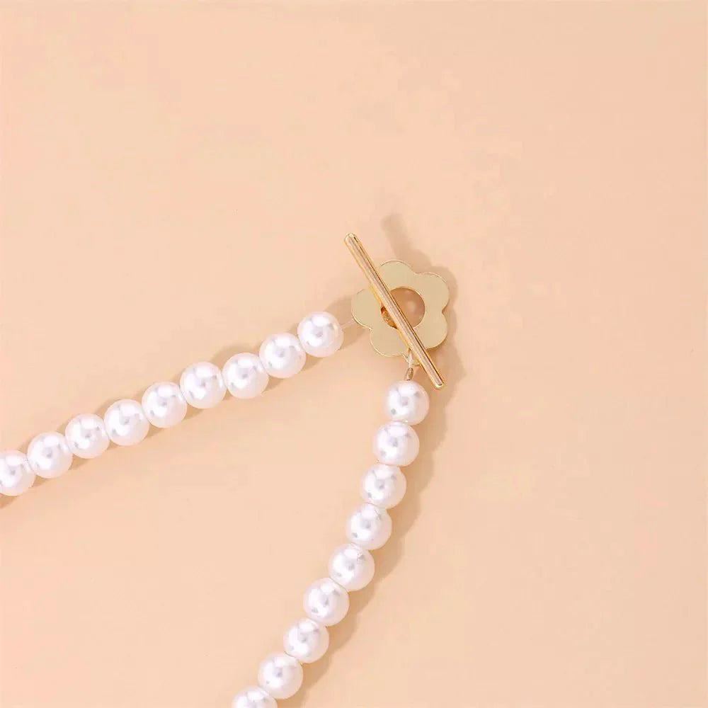 Delicate Floral Pendant Choker Necklace