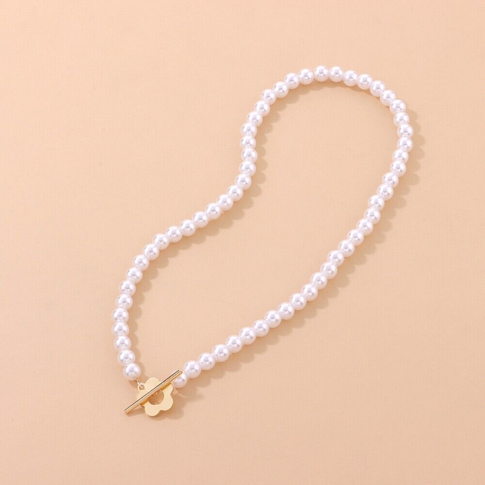 Delicate Floral Pendant Choker Necklace