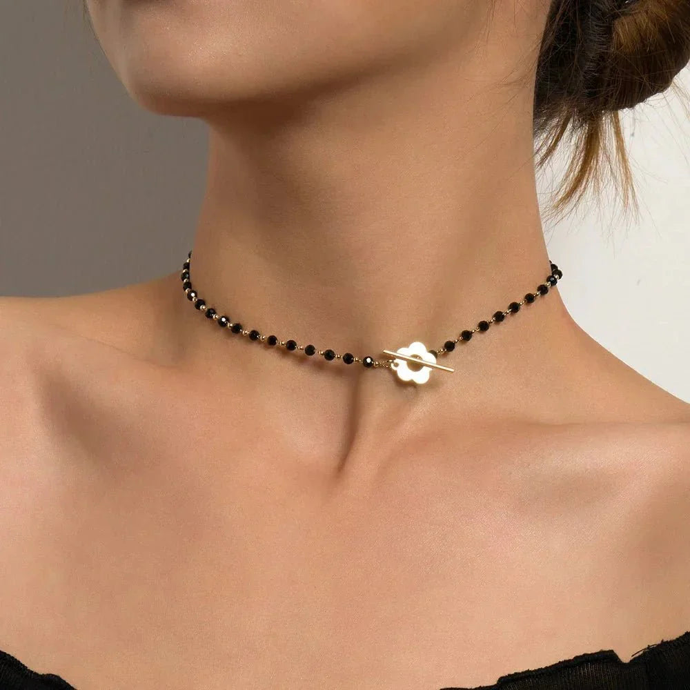 Delicate Floral Pendant Choker Necklace