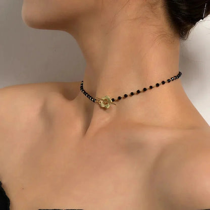 Delicate Floral Pendant Choker Necklace