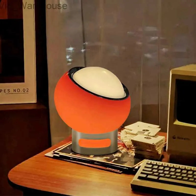 Simple Elegant Desk Lamp in Modern Style