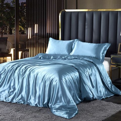 Soft 4-Piece Satin Bedding Set with Pillowcases
