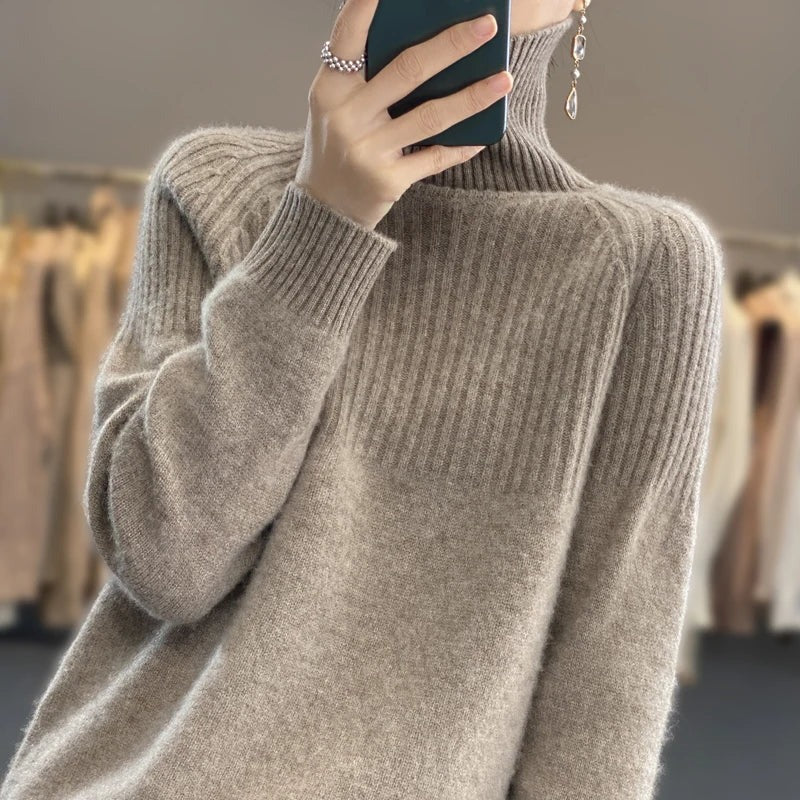 Soft Women's Crew Neck Cashmere Sweater