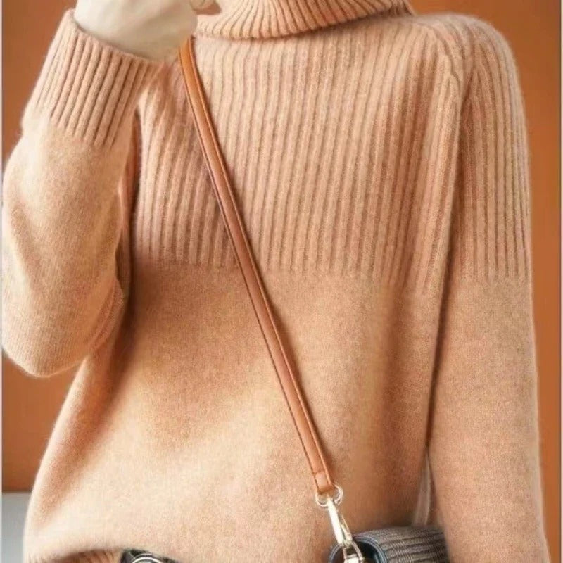 Soft Women's Crew Neck Cashmere Sweater