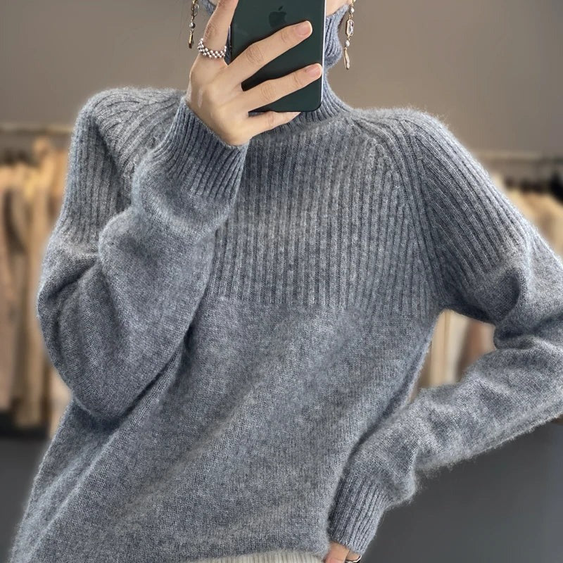 Soft Women's Crew Neck Cashmere Sweater