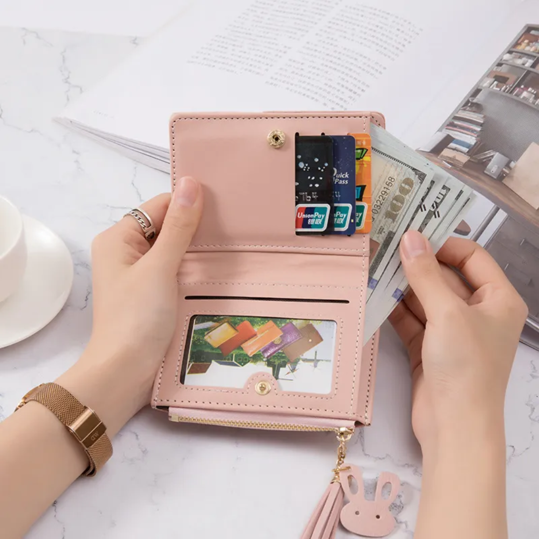 Small Purse with Fashionable Fringe Detail