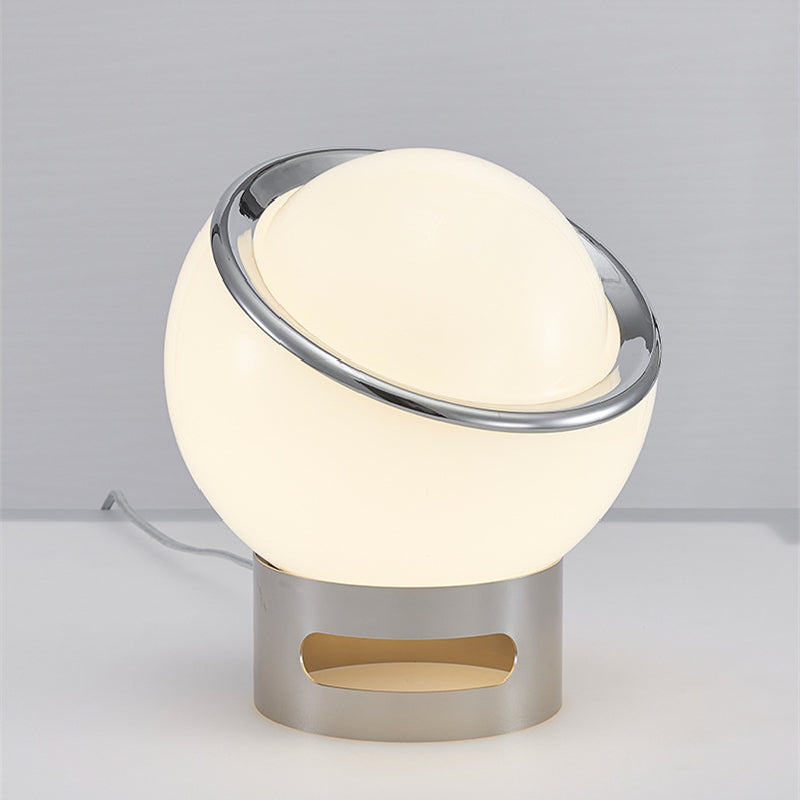 Simple Elegant Desk Lamp in Modern Style
