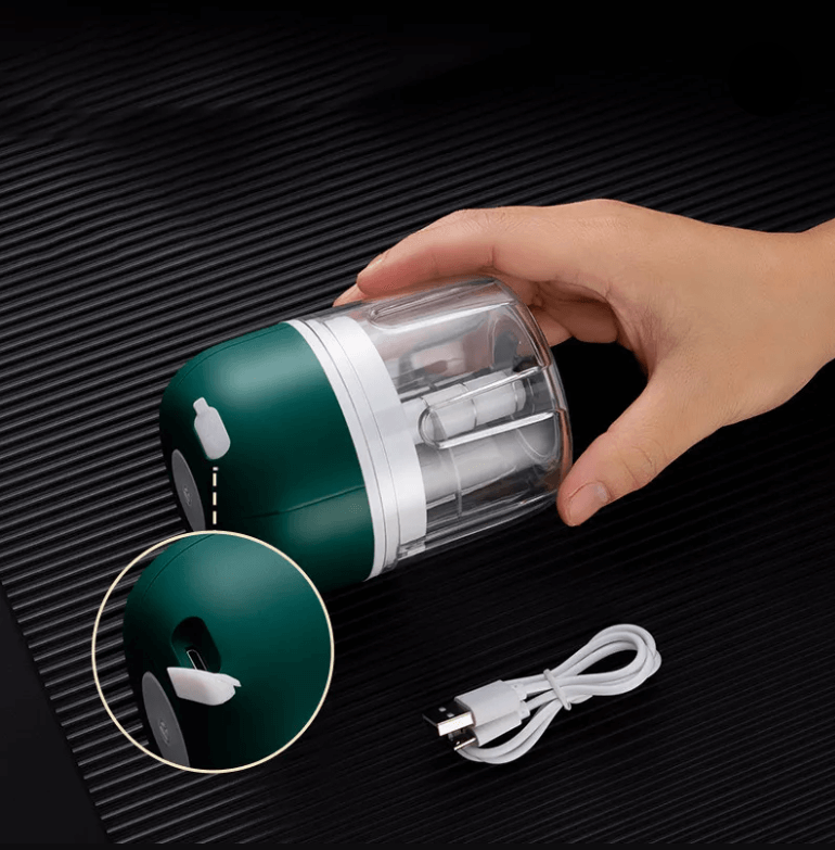 Easy Garlic Crusher - Rechargeable Compact Press
