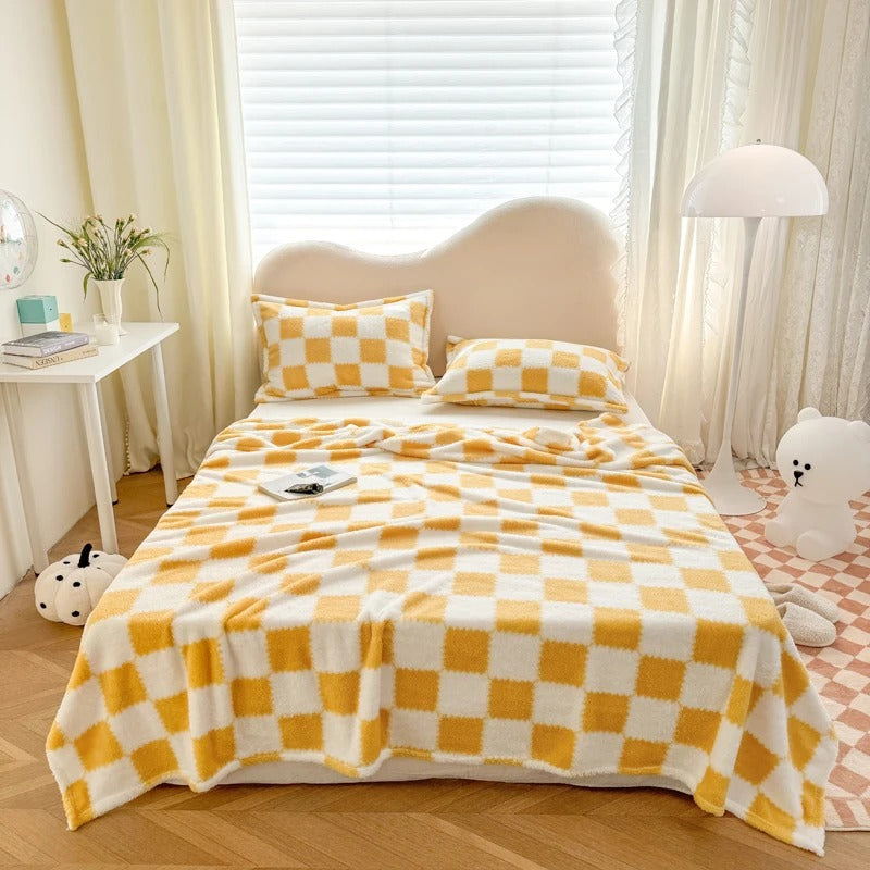 Cozy Fleece Throw Blanket in Yellow and White - Befez
