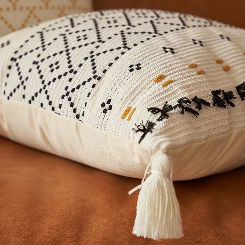 Elegant Soft Pillowcase with Textured Tufted Pattern