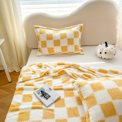 Cozy Fleece Throw Blanket in Yellow and White