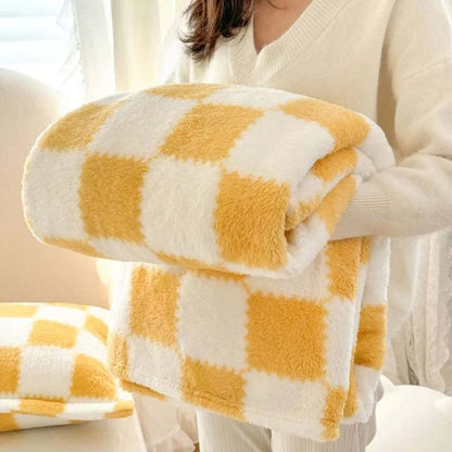 Cozy Fleece Throw Blanket in Yellow and White