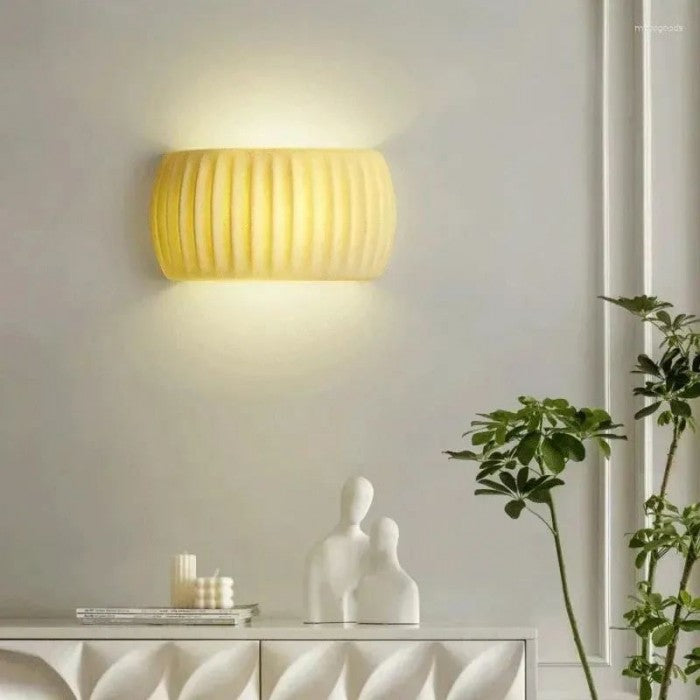 Elegant Metal Wall Light Fixture