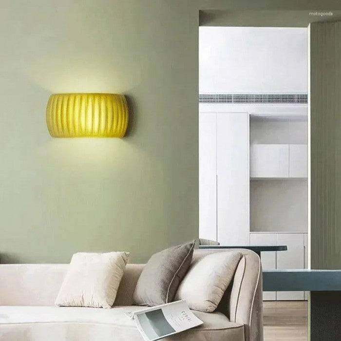 Elegant Metal Wall Light Fixture