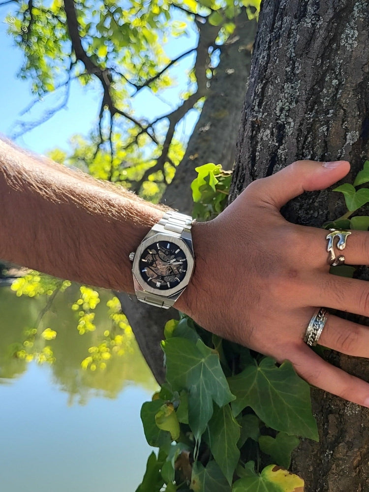 Classic Chronograph Leather Watch - Sophisticated Timepiece