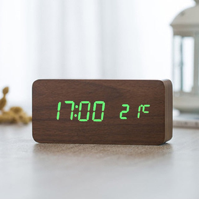 Simple Voice Controlled Digital Alarm Clock