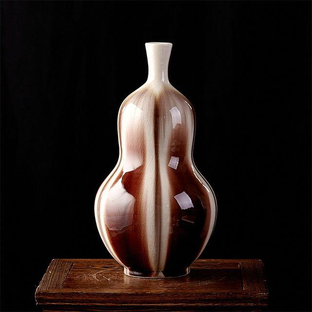Traditional Chinese Ice Crack Decorative Vase
