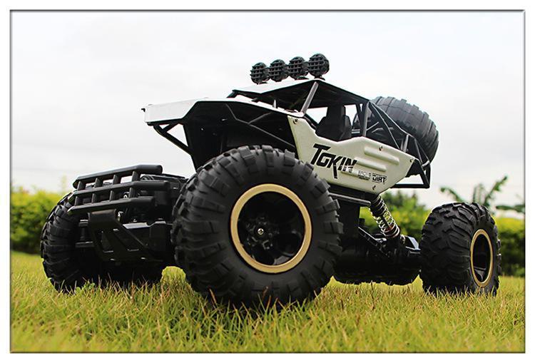 Best 4X4 RC Offroad Truck with Dual Motors