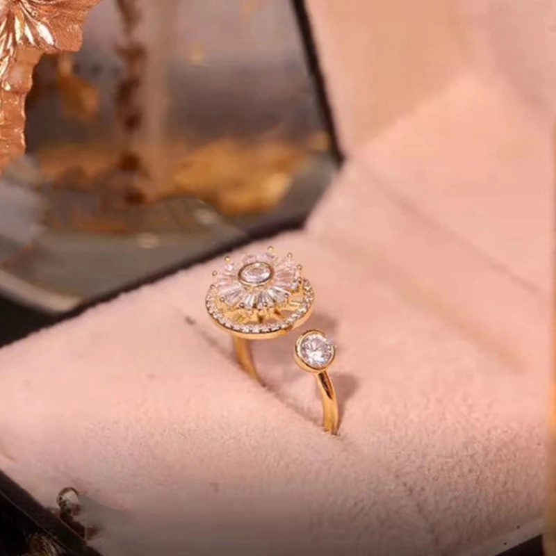 Colorful Floral Spinning Ring